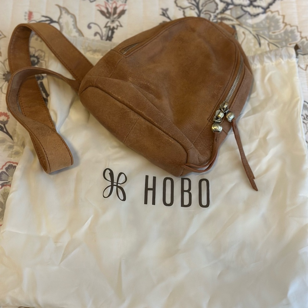 HOBO Fern Leather Sling Bag w/dust bag